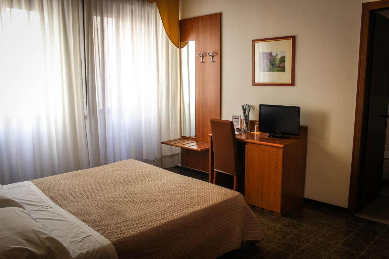 Hotel Centrale إستيه المظهر الخارجي الصورة