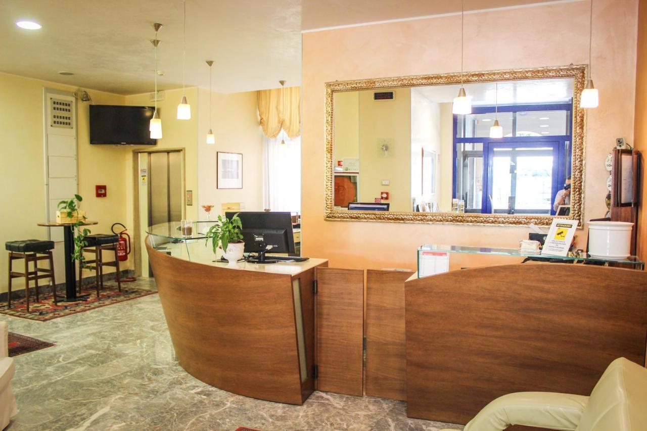 Hotel Centrale إستيه المظهر الخارجي الصورة