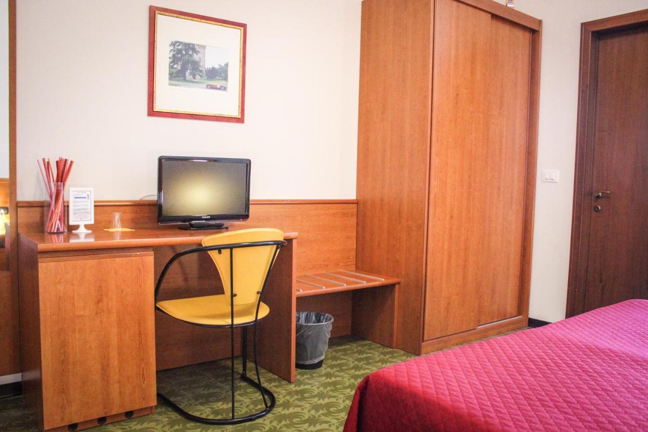 Hotel Centrale إستيه المظهر الخارجي الصورة