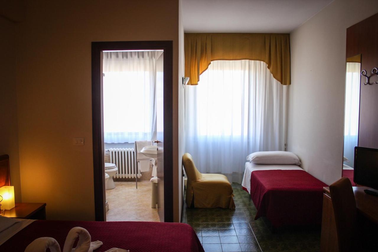 Hotel Centrale إستيه المظهر الخارجي الصورة