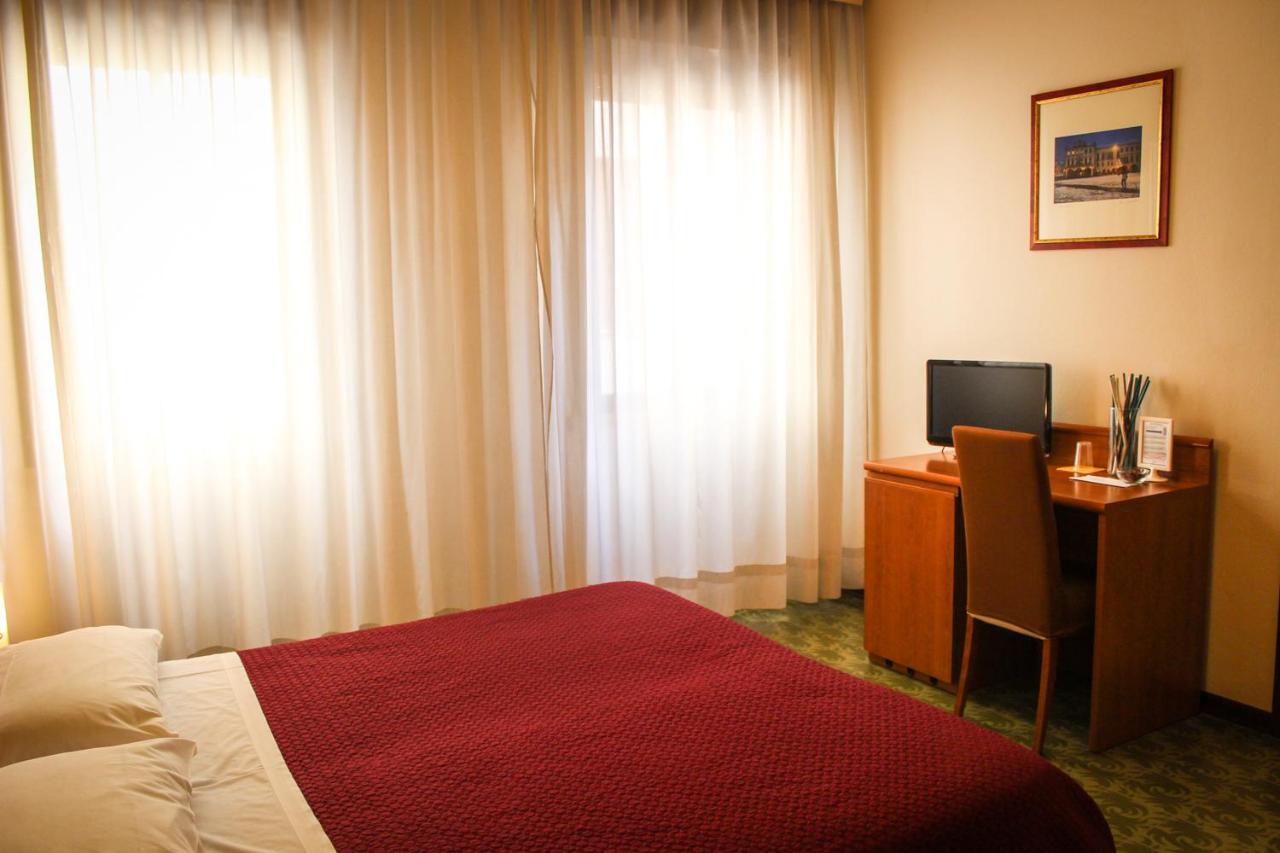 Hotel Centrale إستيه المظهر الخارجي الصورة